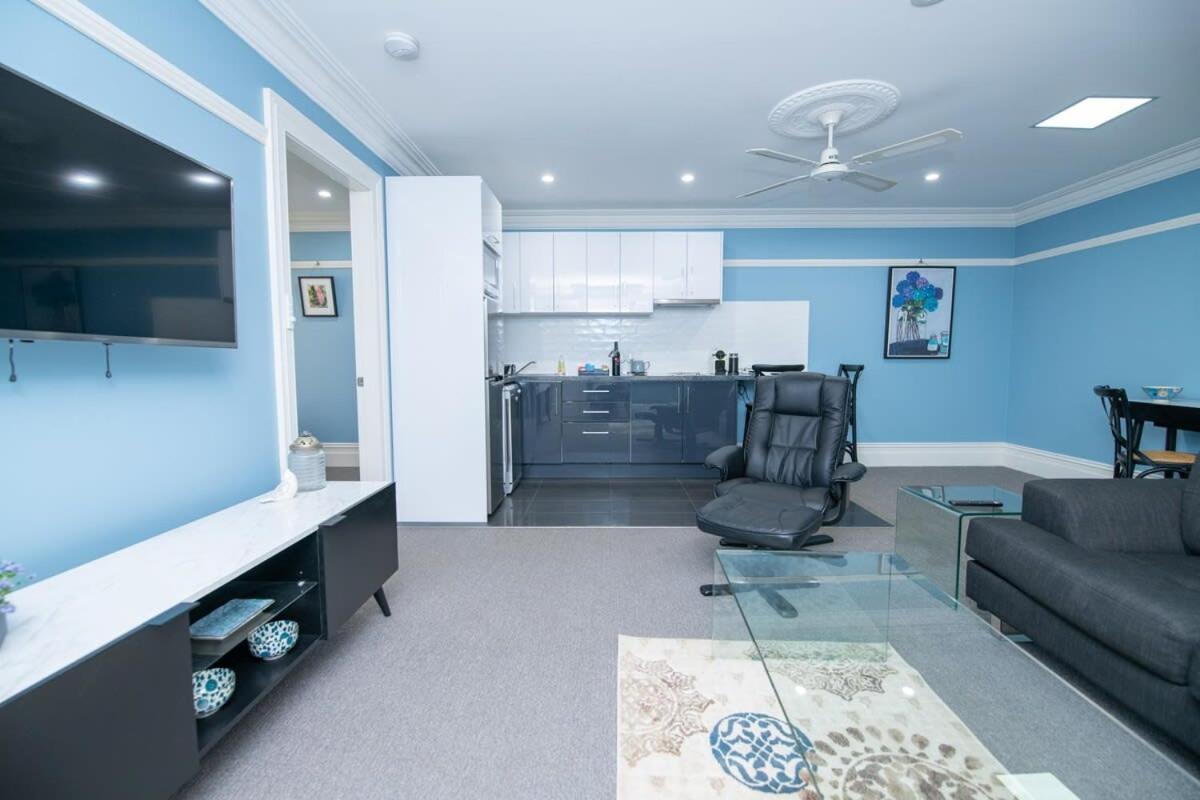 Blue Door 2 - Spacious Cbd * Orange